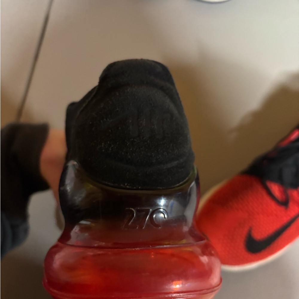 Nike Air Max 270 FlyKnit Sneakers in Chile Red/Black - Picture 6 of 6